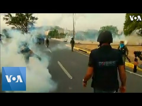 Tear Gas Fired at Guaido Supporters in Caracas