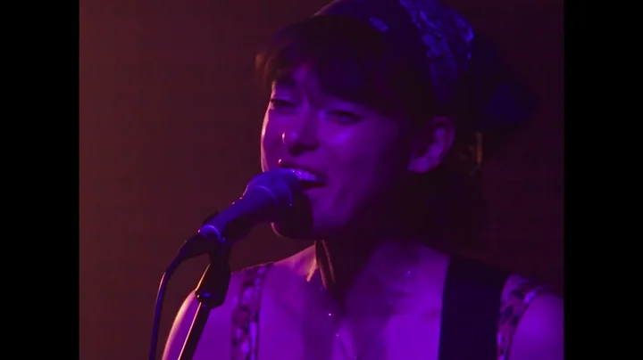 Miya Folick - "Drugs or People" Live at Public Records