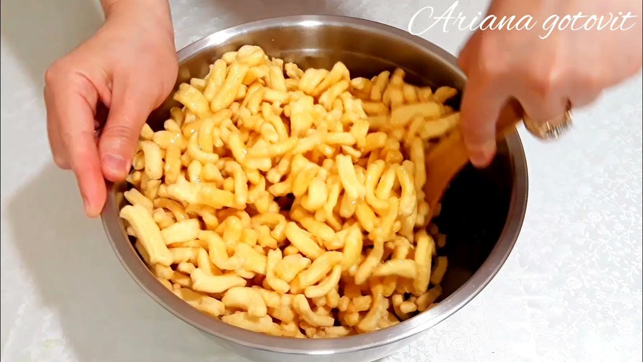 Чак чак песня слушать. Татарское национальное блюдо чак-чак. Чак чак с конопляными семечками. Татарская кухня чак чак. Чак чак песня слушать.