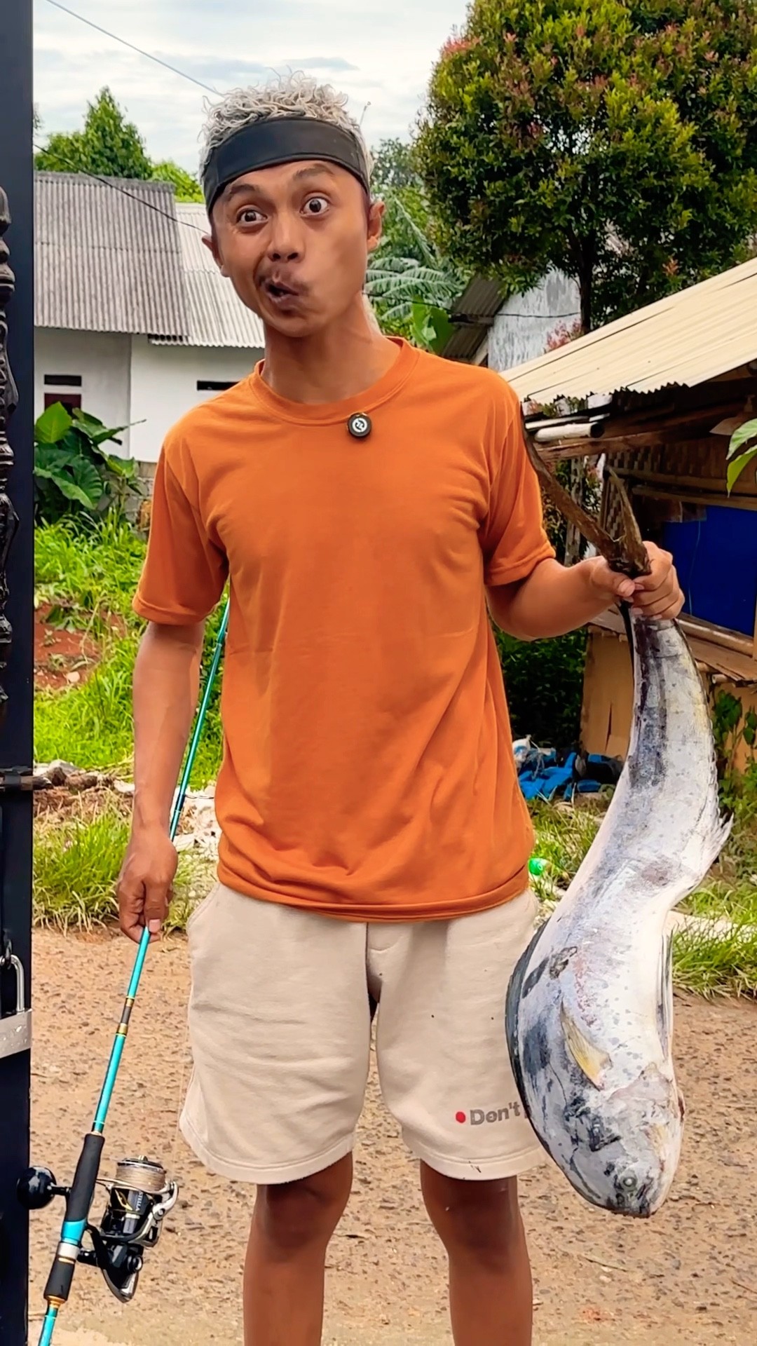 Bang Macan Jualan Ikan