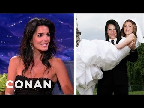 Angie Harmon Nude Lesbian - Angie Harmon Is Always The Man In Lesbian Fan-Fic