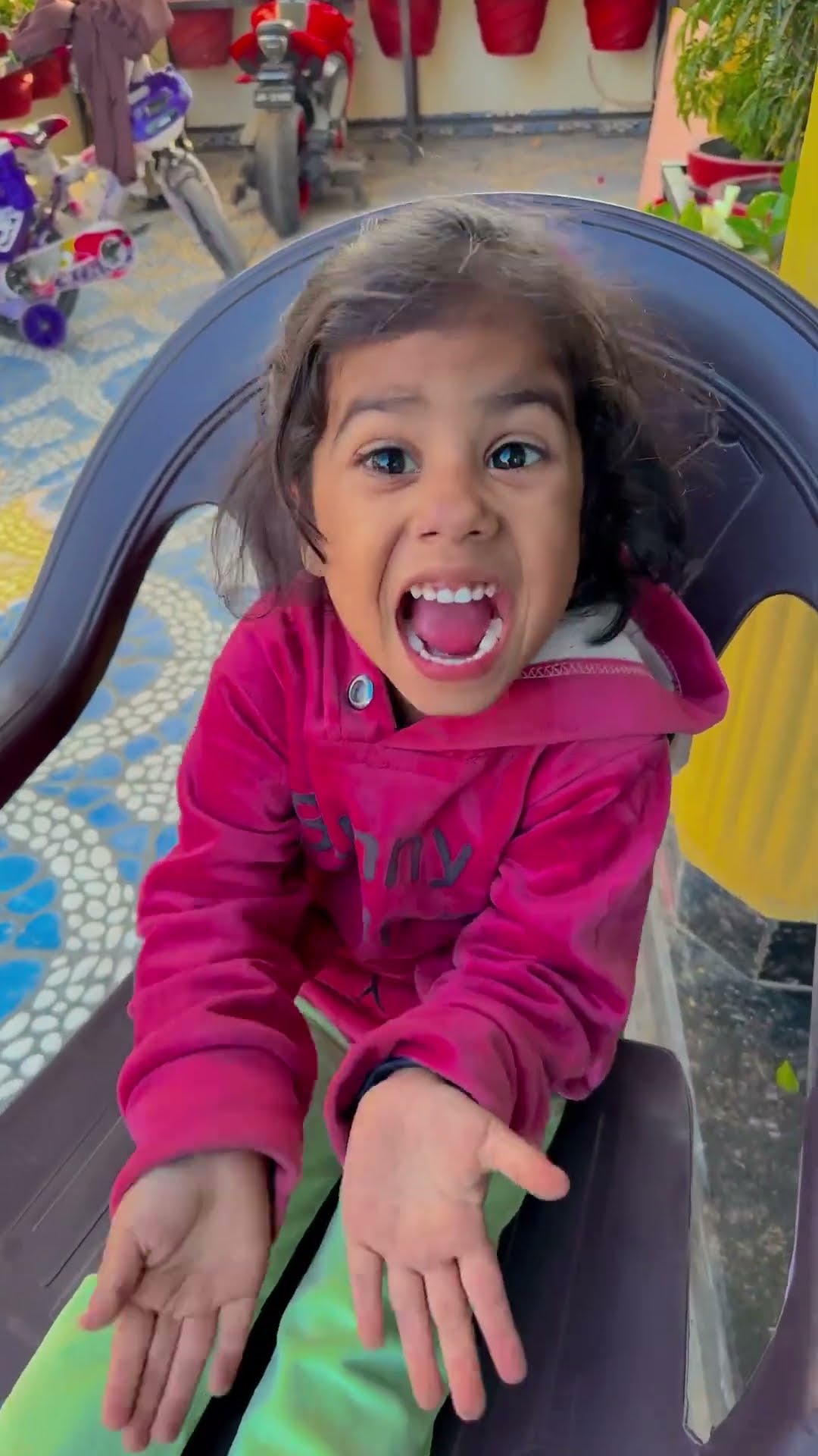 Mujhe bhi chahiye ?? #shorts #comedy #funny #fun #cutebaby #viralvideo