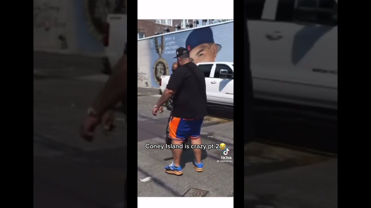 Coney Island going stupid right now !!!