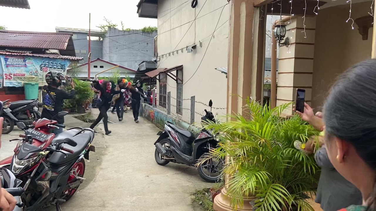 Santa Claus Kunjungi Shavel dan Save