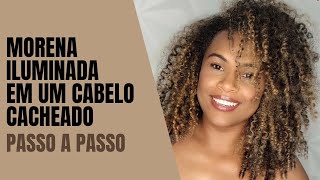 Morena Iluminada Em Um Cabelo Cacheado- Po A Po