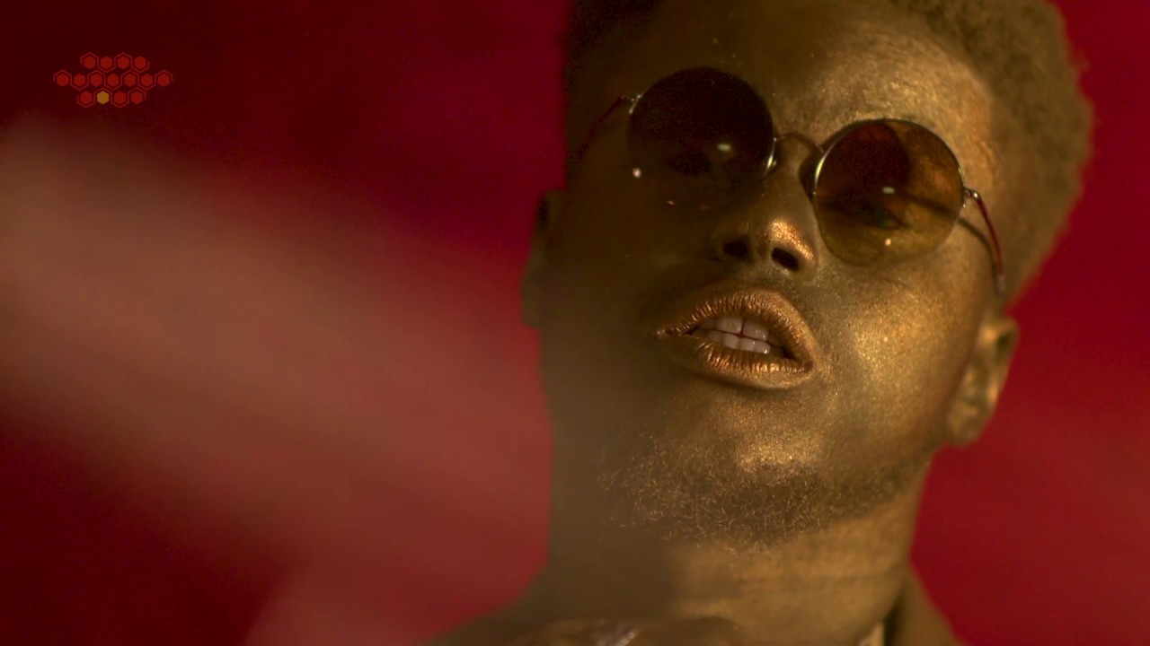 Guarda XamVolo - Adored (Official Audio) su YouTube Guarda XamVolo - Adored (Official Audio) su YouTube