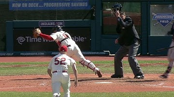 MIN@CLE: Mauer scores from third via wild pitch