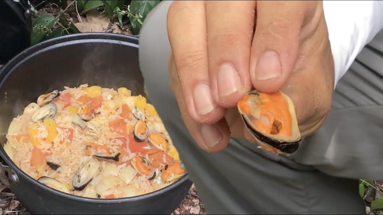 Harvesting mussels, fishing, kayaking and cooking on deserted beach [Sweetest mussels ever tasted!]