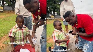 This small man I met today chai I don’t really know what he want oo After rejecting my money chai 