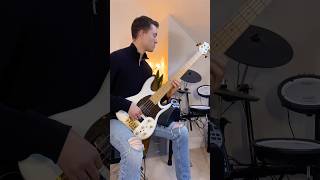 Adam Roberts Jazz Funk Bass Groove Solo #shorts #bassguitar #bassfeatured