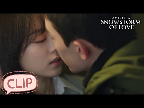 They kissed passionately in the corridor 💋🔥 | Amidst a Snowstorm of Love | EP13 Clip