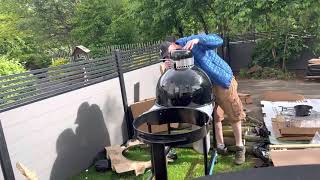Weber Summit Charcoal BBQ unboxing & build.