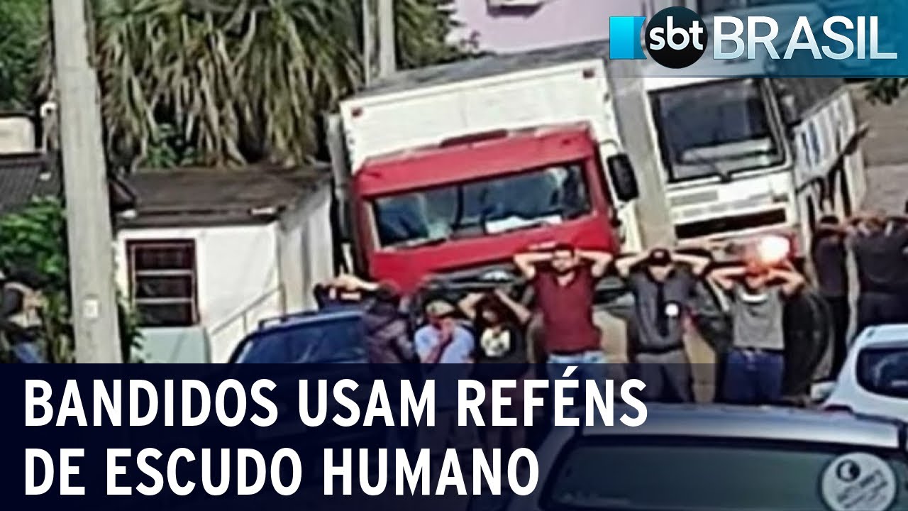 Ladrões fazem moradores de escudo humano em tentativa de assalto | SBT Brasil (08/04/22)