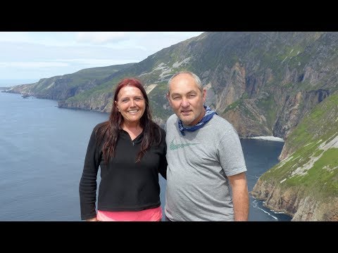 Vidéo: Slieve League dans le comté de Donegal