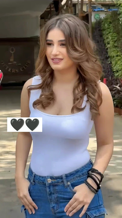 Raveena tandon daughter Rasha thadani #shorts #raveenatandon #rashathadani