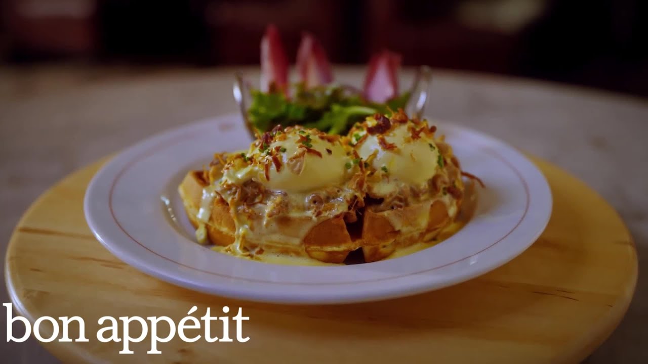 An Epic DINE-TINERARY: Executive Chef Carlos Guia Takes Us to His Favorite Las Veg... - Foodies, take note. Chow down on your next Las Vegas vacation like Carlos Guia, Executive Chef at ARIA. Here, Chef Carlos shows off the best places to grab brun