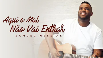 O que é o que é ficar na porta e nunca entra?