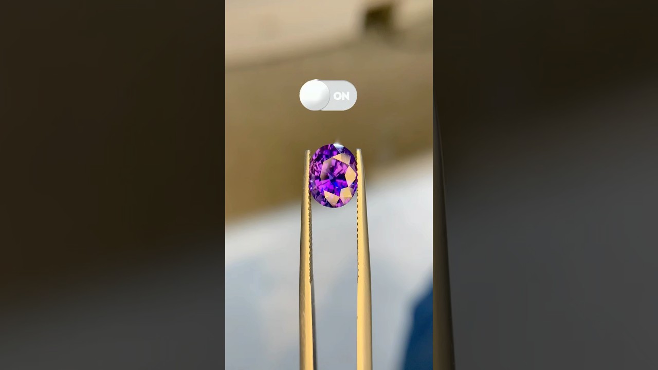 Witness the magic of color-changing sapphire. From deep blue to violet, how cool  is that ? 💜