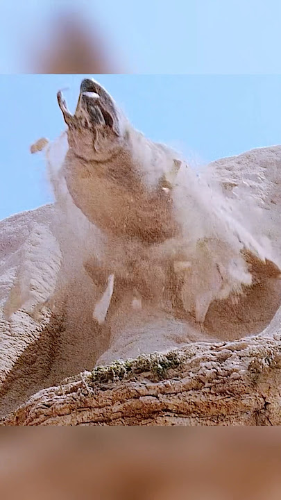 📖 Tremors (1990) | Val Outsmarts the Graboid’s Final Attack 🪱🧠💥🏜️