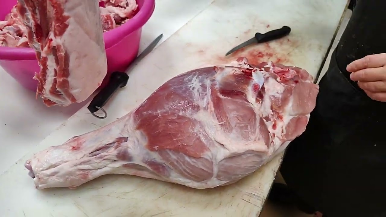 arreglo y limpieza de la carne de cerdo