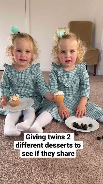 Download lagu Twin baby girls sharing desserts