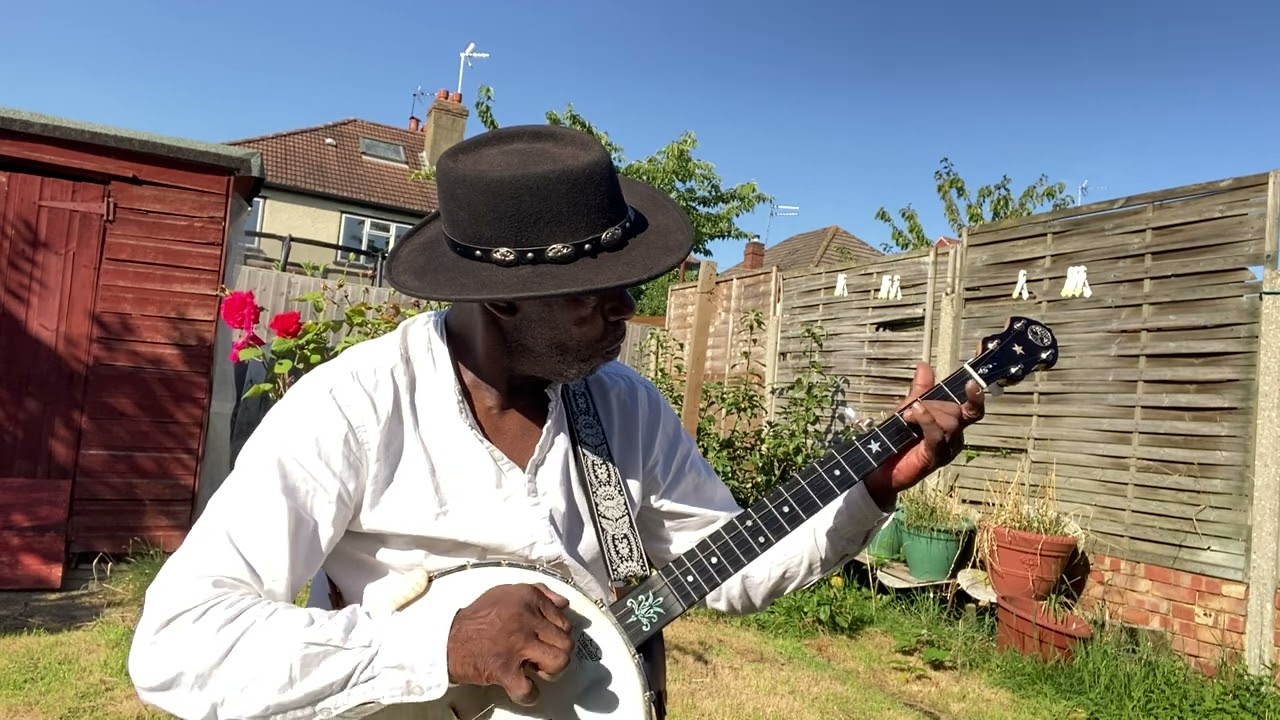 Haunting Blues Banjo in the Garden / clawhammer banjo