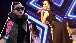 Goyang Itik Zaskia Guncang Hong Kong - Icam 01 Januari 2016