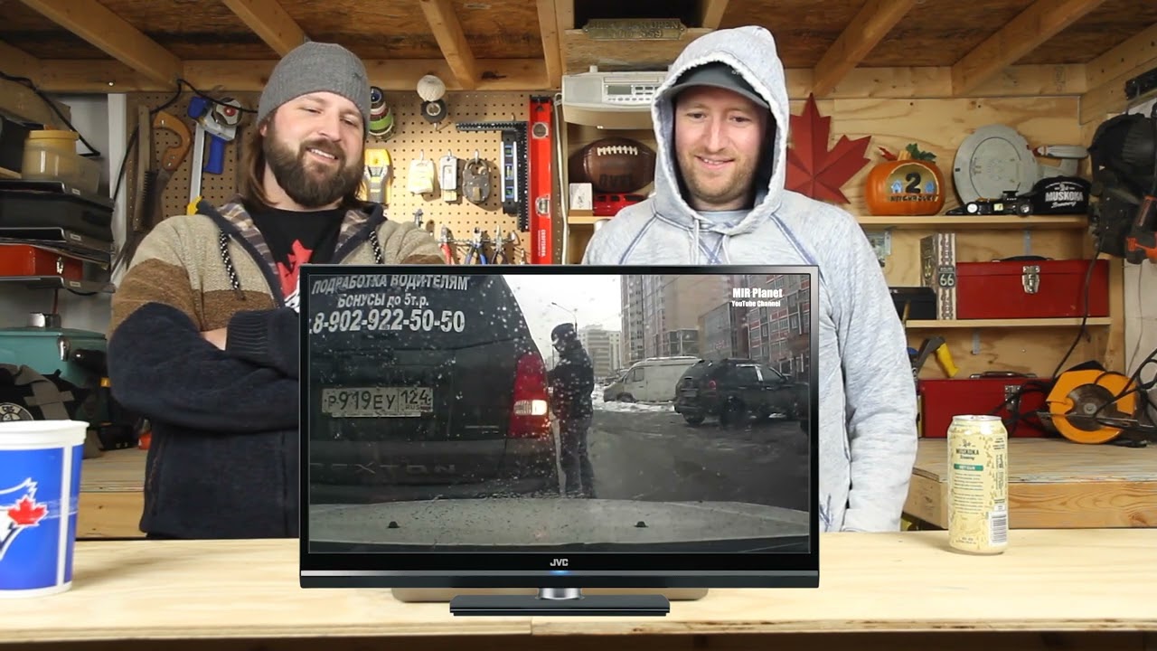 Канадцы реагируют на фильм «Тем временем в России» *Russian Crazy & Funny Fails*