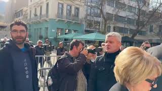 Κηδεία Μίμη Δομάζου: O Κριστόφ Βαζέχα στο παρεκκλήσι της Μητρόπολης | Flash.gr