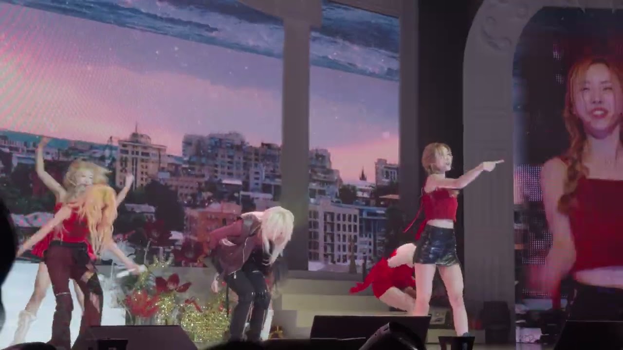 241224 Dreamcatcher - Bon Voyage 4k60 fancam [7 Doors of Christmas] in Seoul