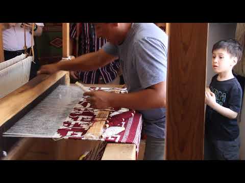 Weaving traditional Oaxacan rug demonstration (2)