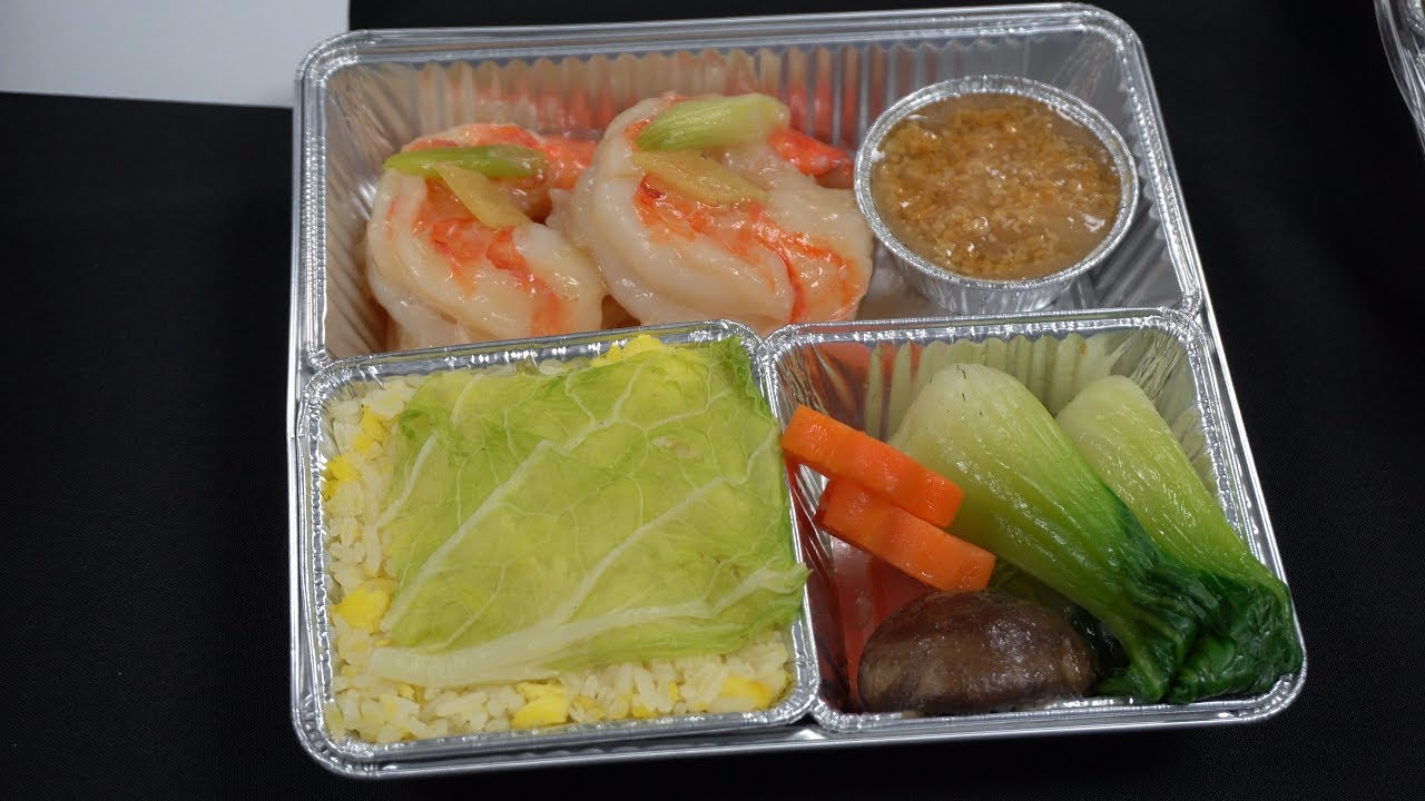 How Airlines Prepare Food Singapore Airlines SUITES FIRST CLASS 
