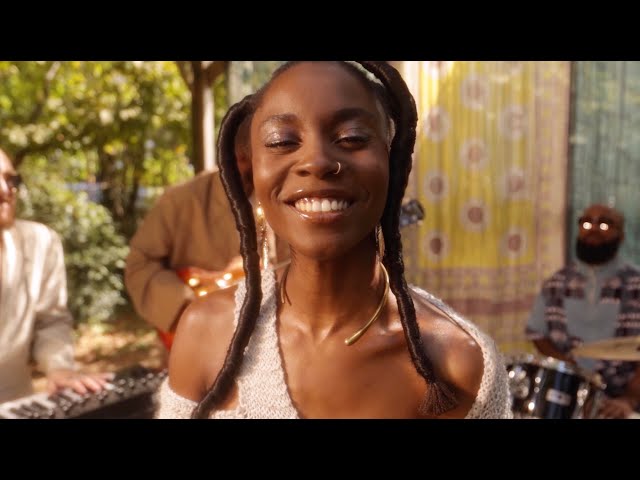 Ann Shirley - AYO (Clip Officiel)