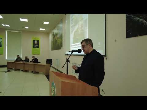 Максим Поташев выступает перед мобилизованными в Сельцах