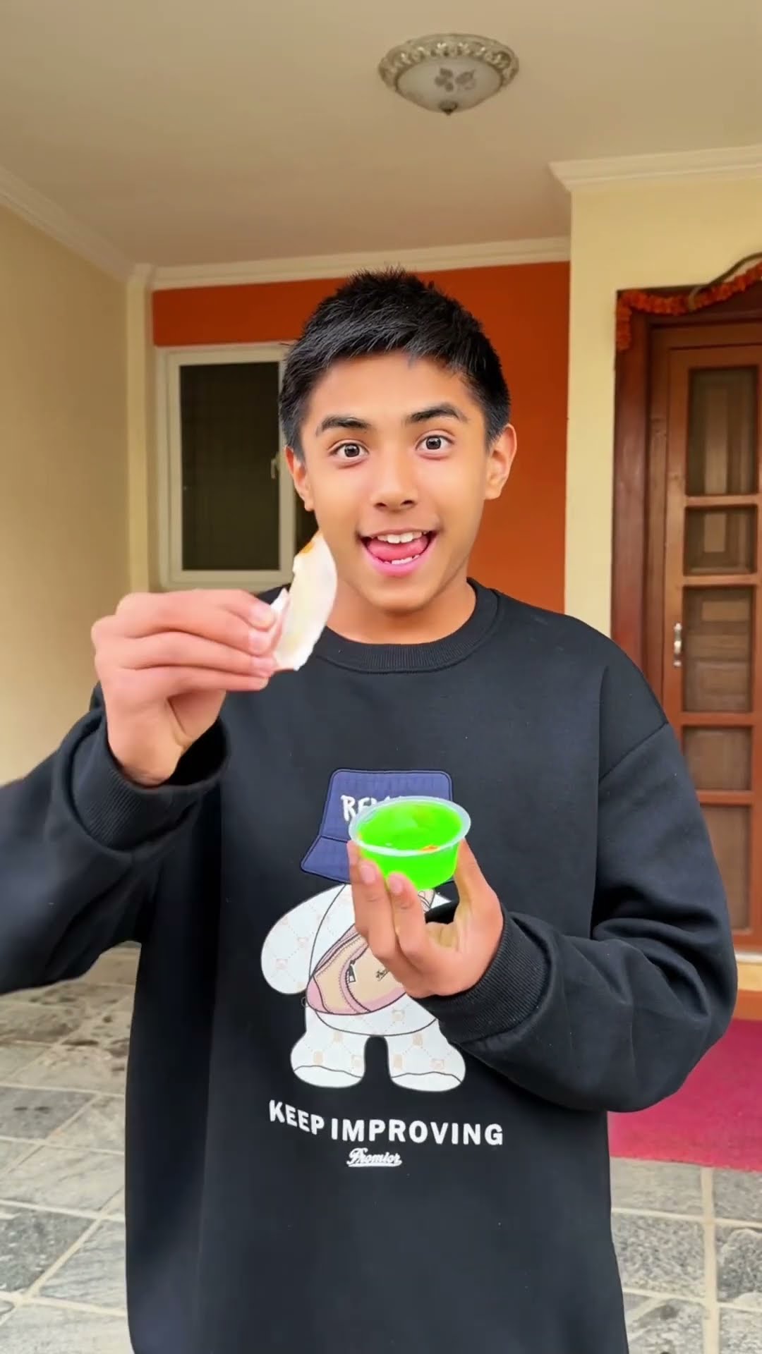 How To Share Chocolate With Sigma Mom ?? #momson #viral #shorts #memes