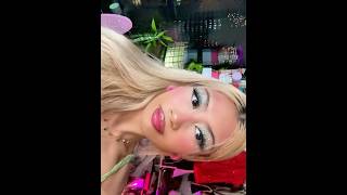 Zara Larsson Green Makeup