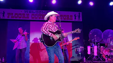 Clay Walker - Who Needs You Baby - Helotes,Texas