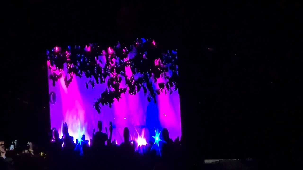 Tones and I - live in Darwin Australia NYE 2020