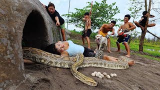Emergency Call, Pitbull and Hunter Confront Giant 50kg Python