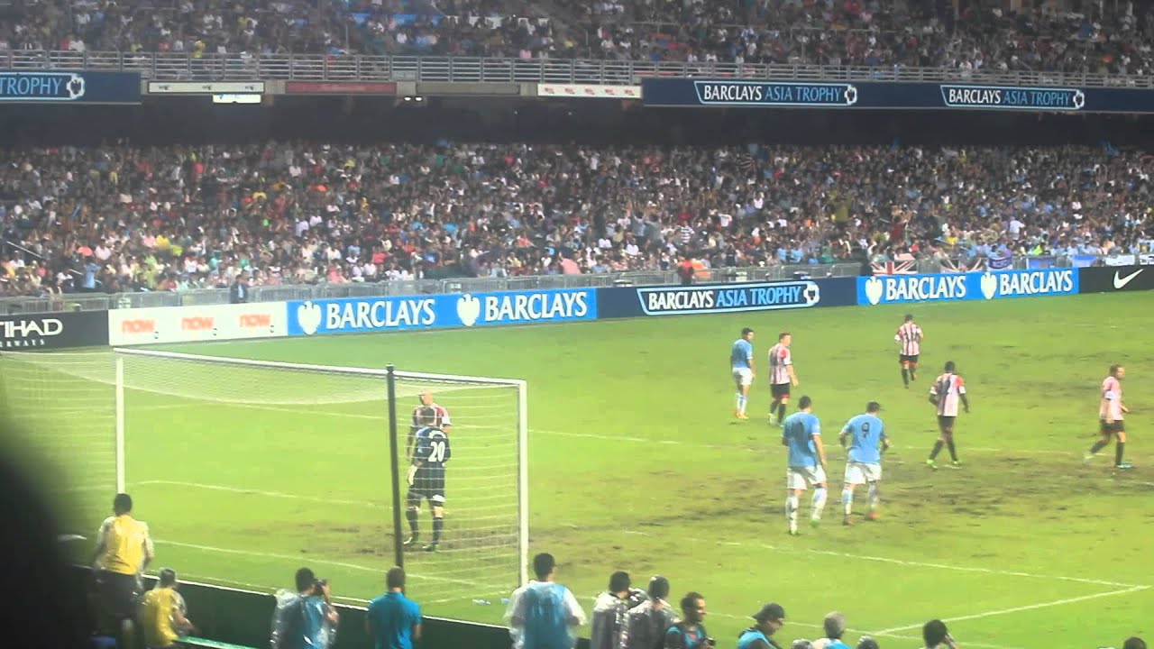 Dzeko miss the penalty in the final of the Barclays Asia Trophy!! (man city)