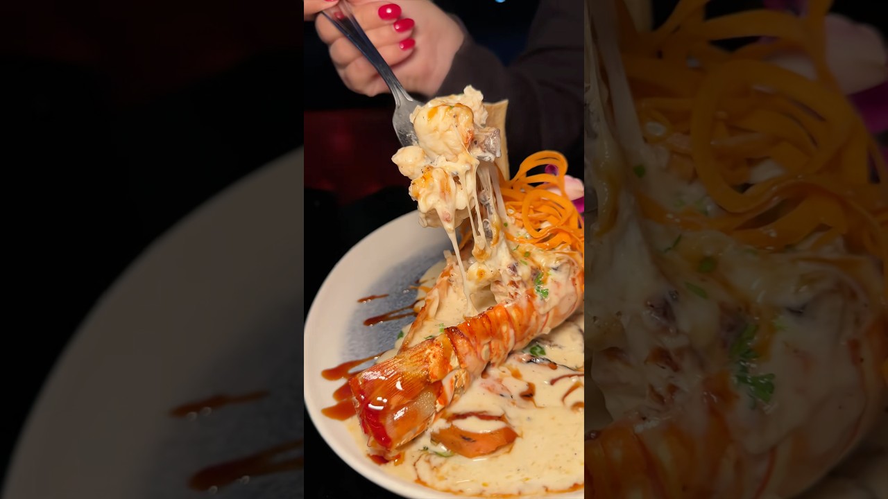 The one and only LOBSTER THERMIDOR from Boca in NYC’s Bronx! Who’s hungry??? 🦞🧀🔥🤤 #DEVOURPOWER