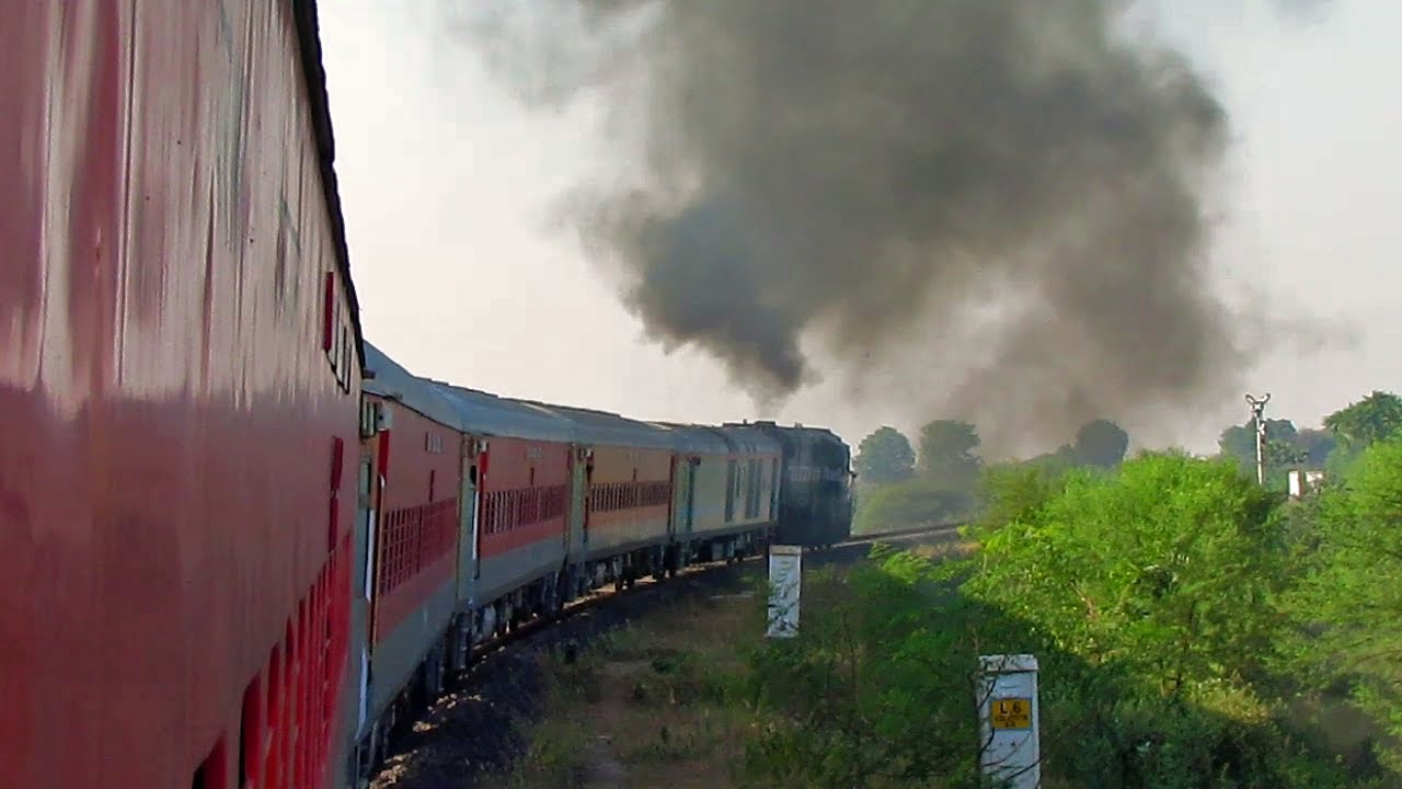 Mt.WDM-3D erupts during first departure from Narkher Junction on New Amravati line!!