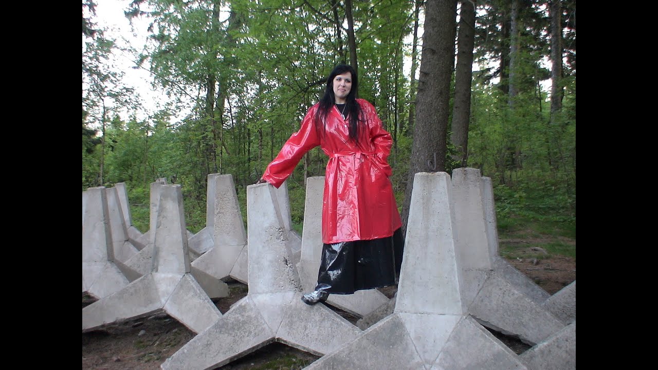 REGENPAAR-RED RAINCOATS(PHOTO SETS)