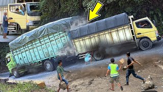 Download Lagu SALUT 👍 AKSI SOLIDARITAS SESAMA SOPIR TRUK, Rela Menolong Tanpa Minta Bayaran di Sitinjau Lauik MP3 Download Lagu SALUT 👍 AKSI SOLIDARITAS SESAMA SOPIR TRUK, Rela Menolong Tanpa Minta Bayaran di Sitinjau Lauik MP3