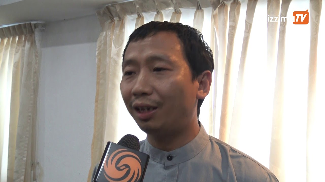 newspaper mockup ျပည္တြင္းၿငိမ္းခ်မ္းေရးလုပ္ငန္း ၾကန္႔ၾကာေနမႈအတြက္ အိတ္ဖြင့္ေပးစာ ေပးပုိ႔