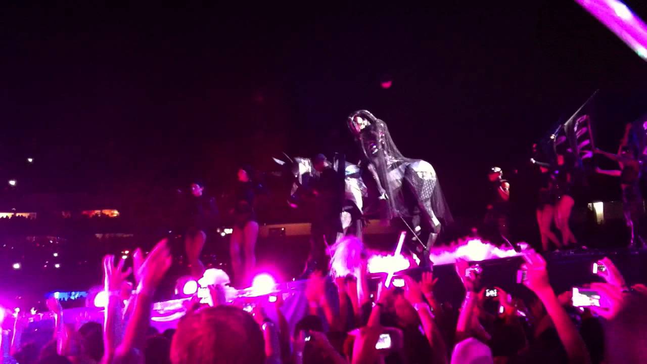 Highway Unicorn (Live @ São Paulo) [BTWBT] {Monster Pit} - Lady Gaga