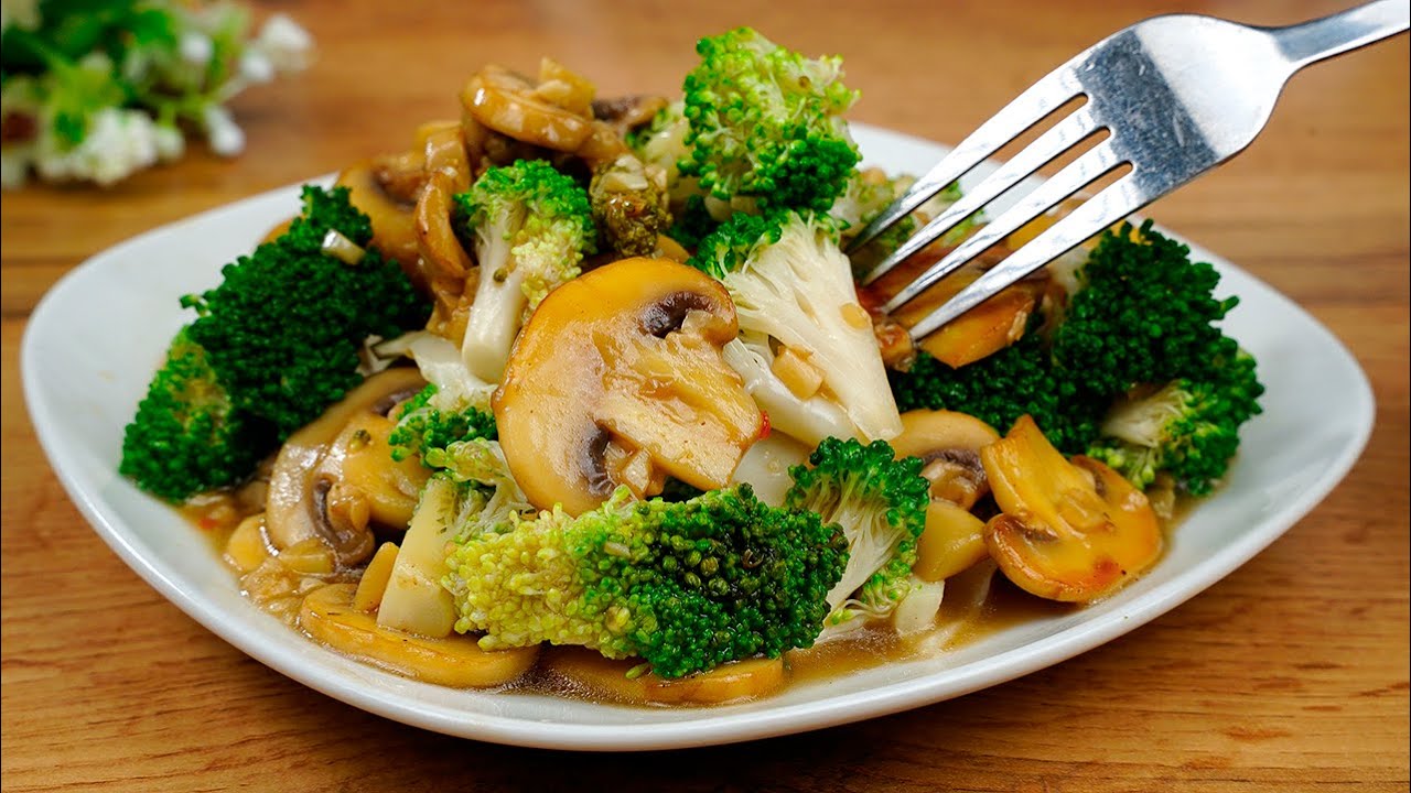 Broccoli that drives everyone crazy! Broccoli and mushrooms. Baked broccoli recipe.