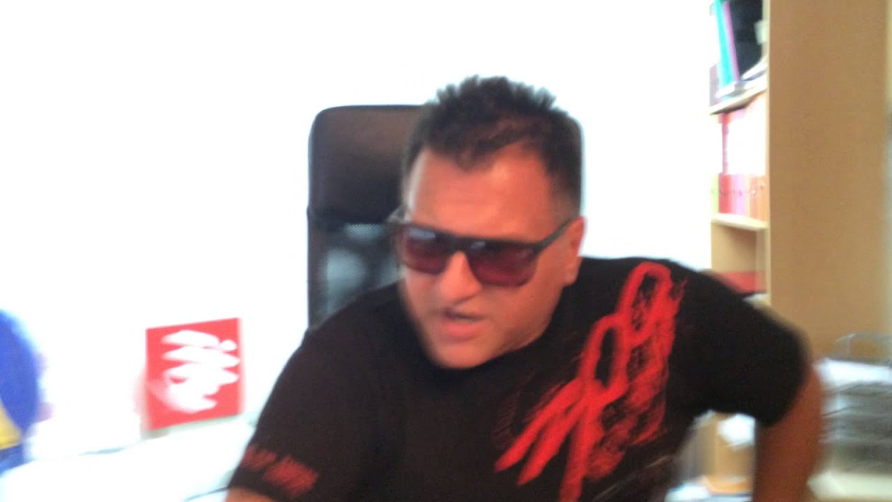 ΑΛΒΑΝΟΣ ΑΓΟΡΑΖΕΙ BMW X5 - ALBANOS AGORAZEI BMW X5