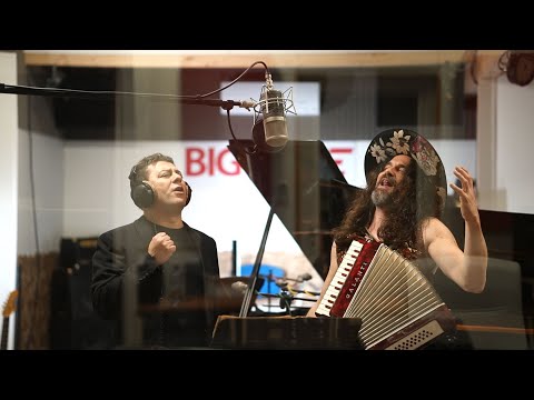 RIDI PAGLIACCIO - LUCA BASSANESE & la P.O.P. feat. AMADI LAGHA