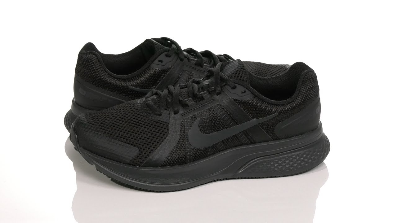 nike run swift 2 trainers